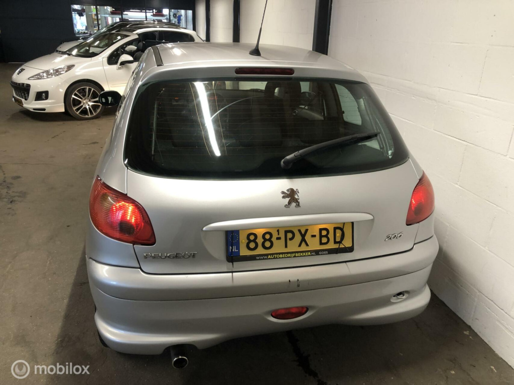 Peugeot 206