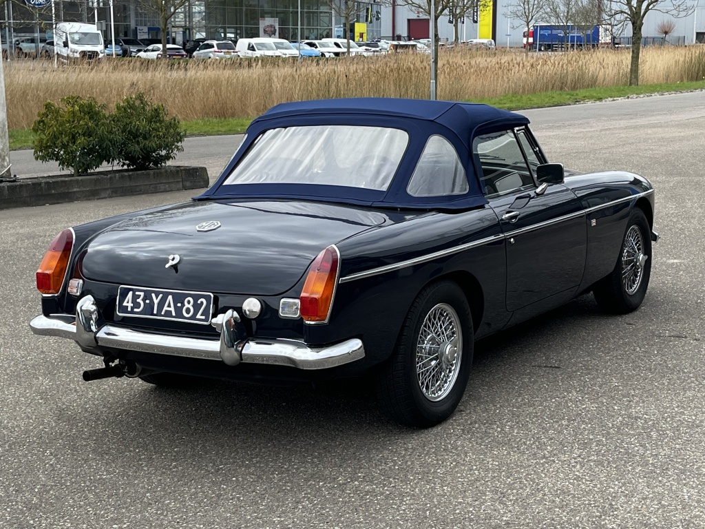 MG B