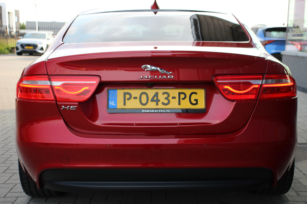 Jaguar Xe
