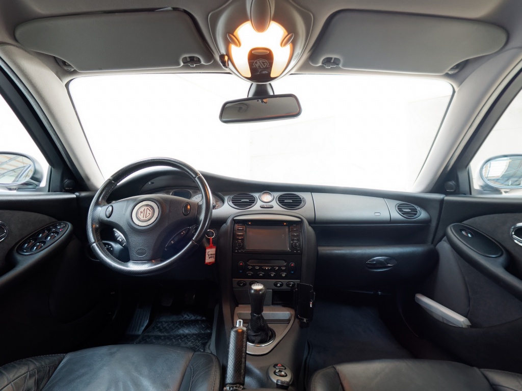 MG ZT