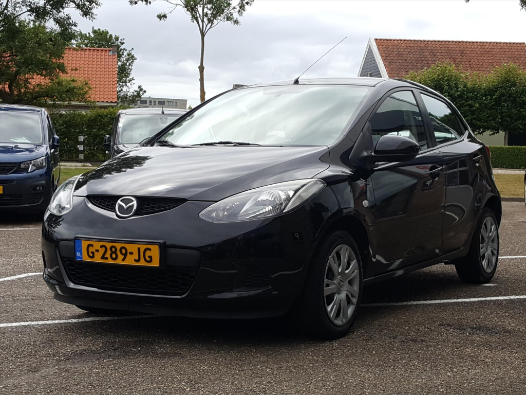 Mazda 2