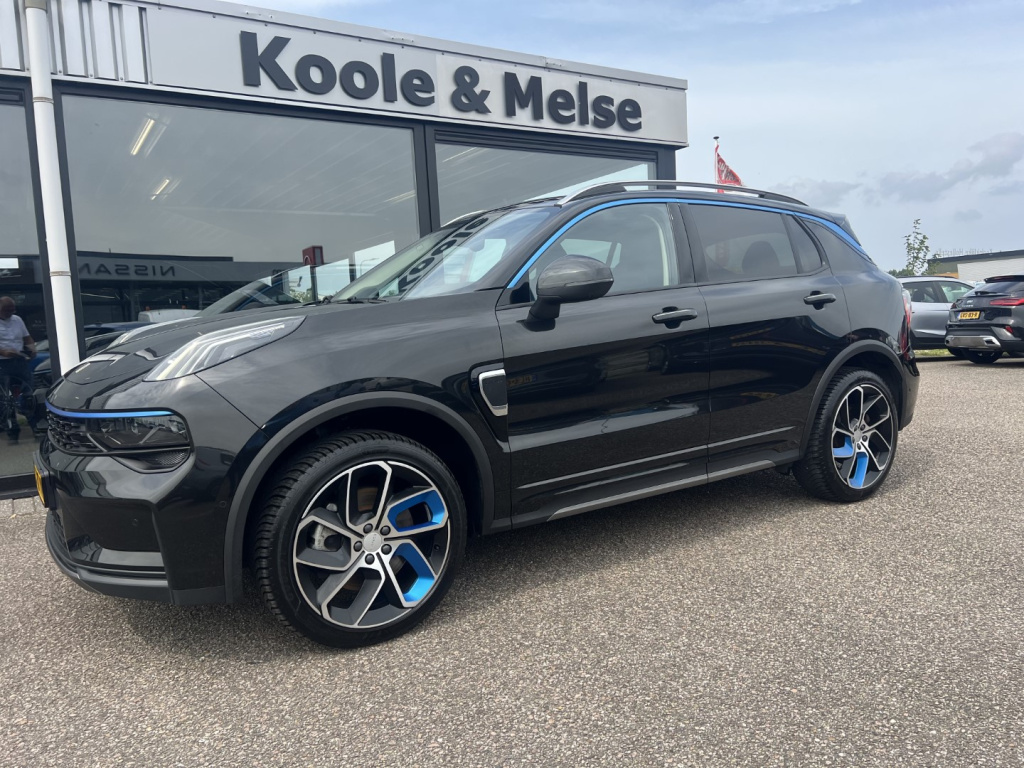 Lynk & Co 01