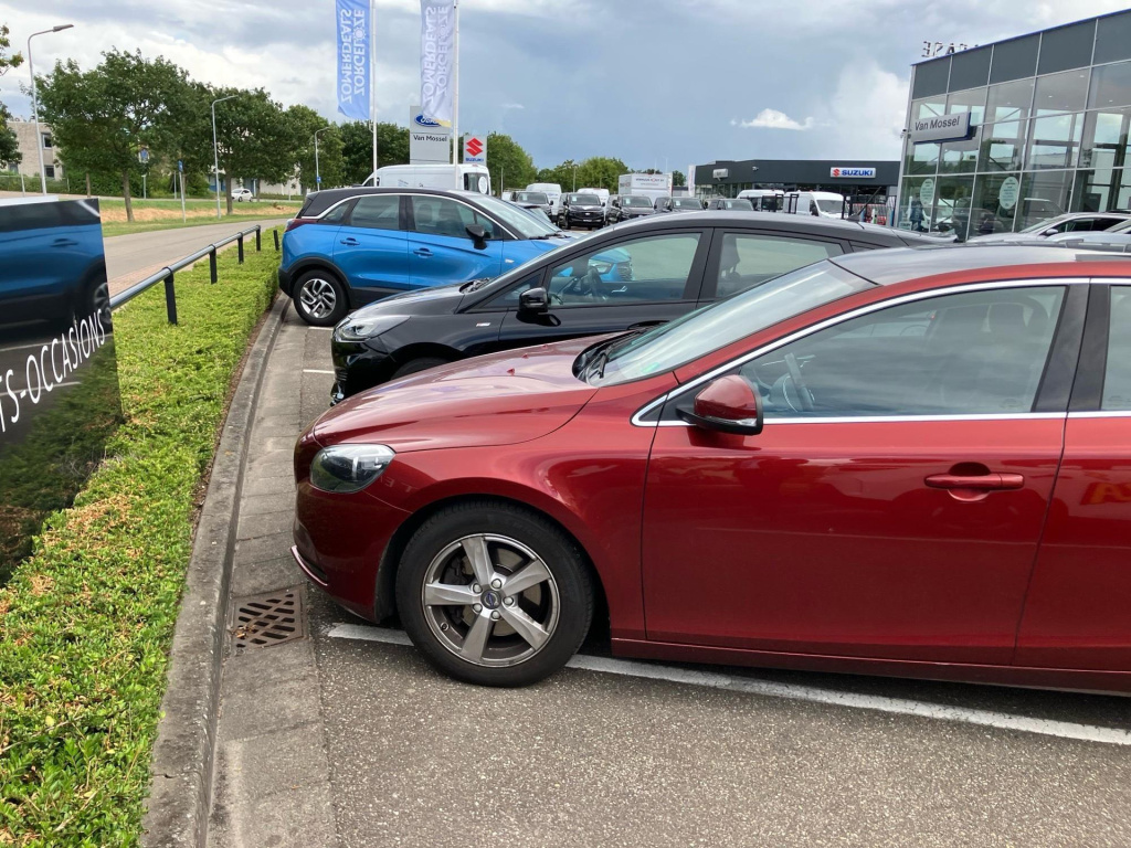 Volvo V40