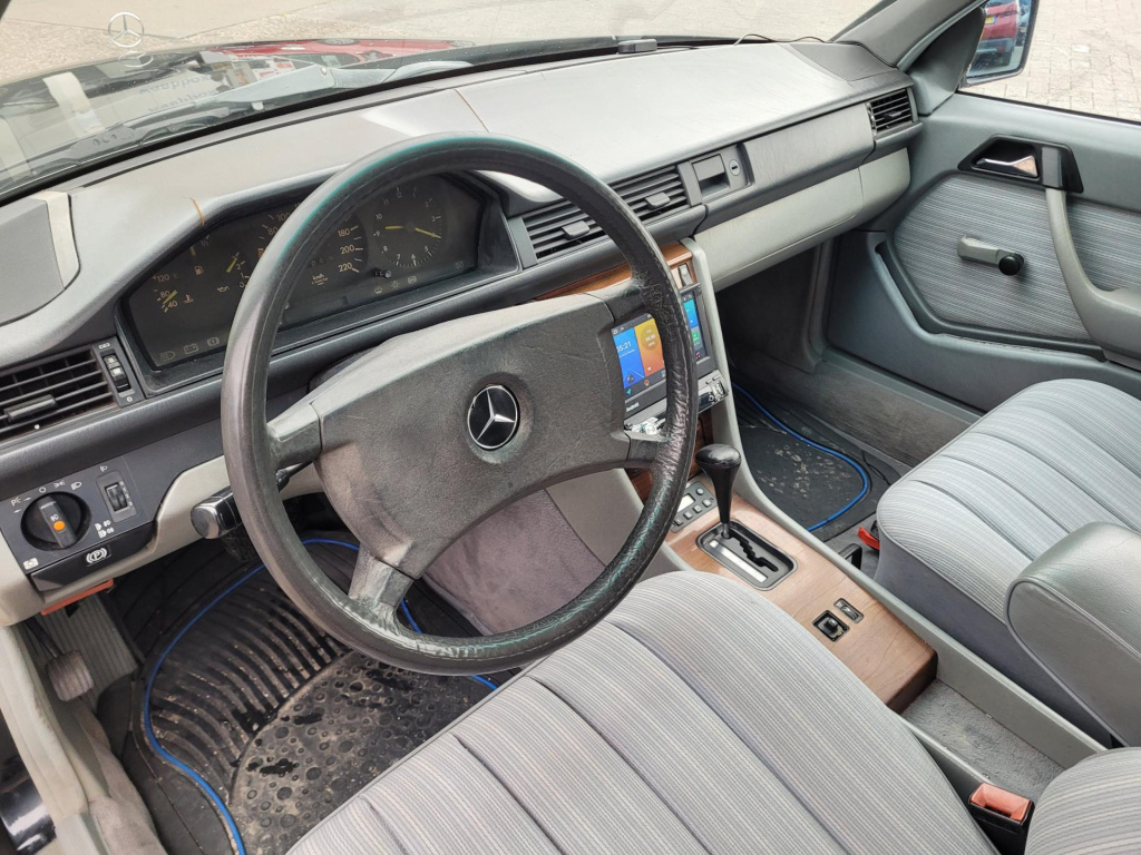 Mercedes-Benz 200