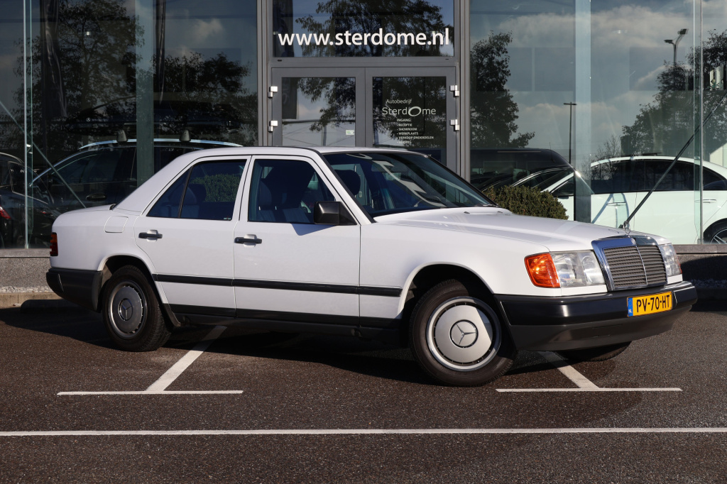 Mercedes-Benz 200