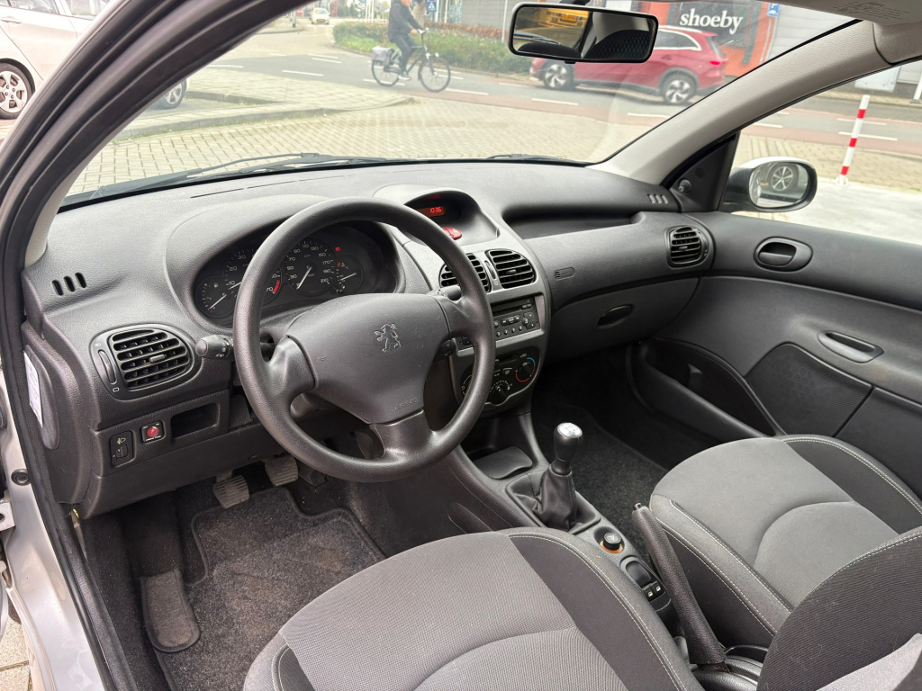Peugeot 206
