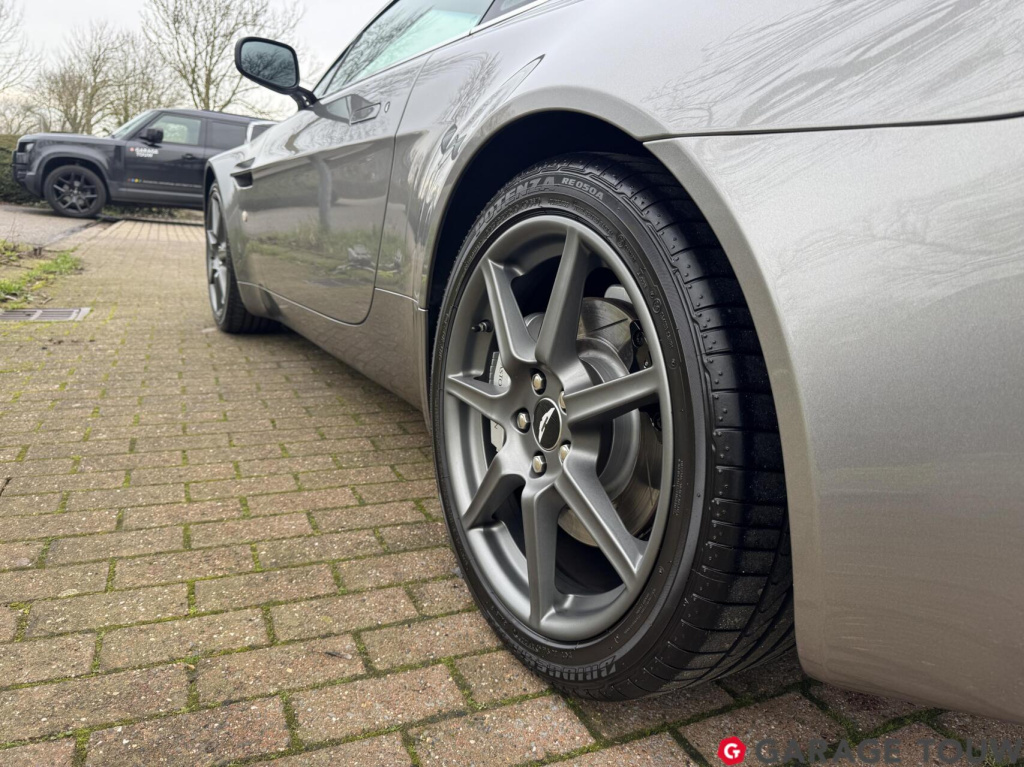 Aston Martin V8 Vantage