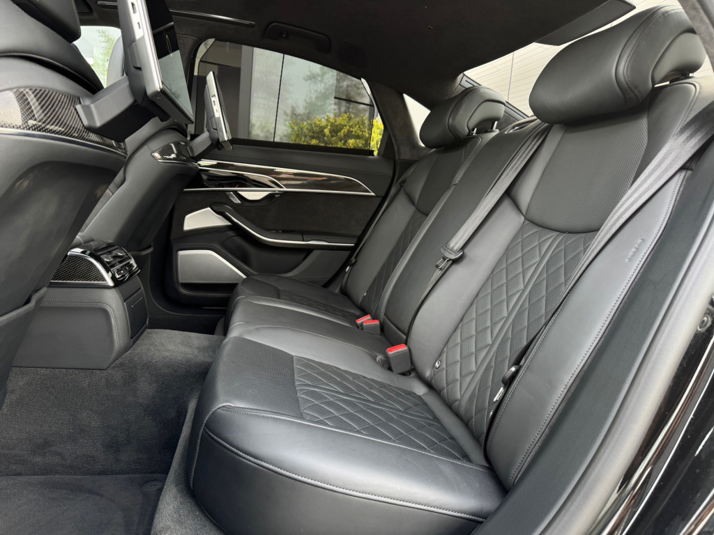 Audi S8