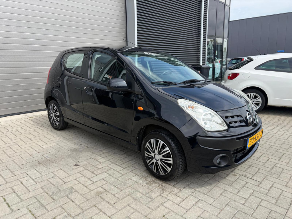Nissan Pixo