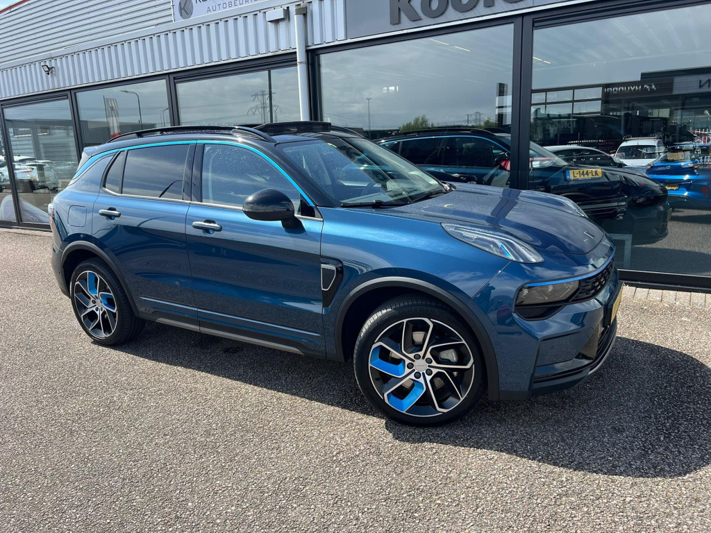Lynk & Co 01