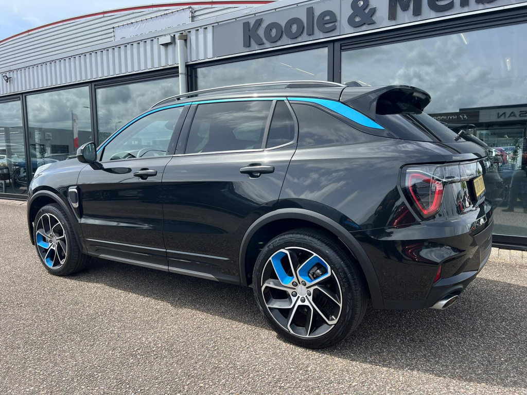 Lynk & Co 01