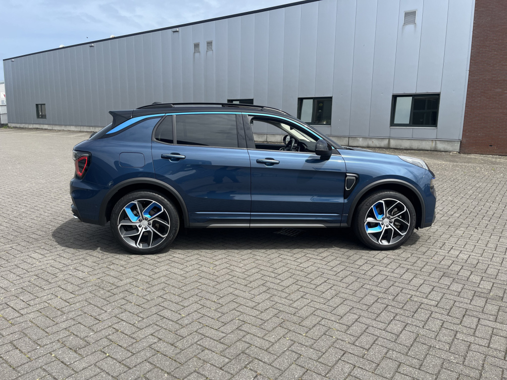 Lynk & Co 01