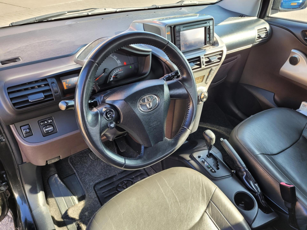 Toyota Iq