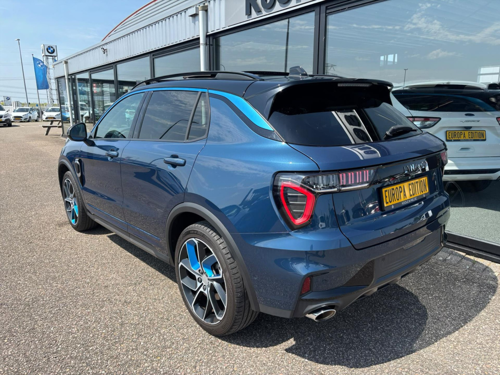Lynk & Co 01