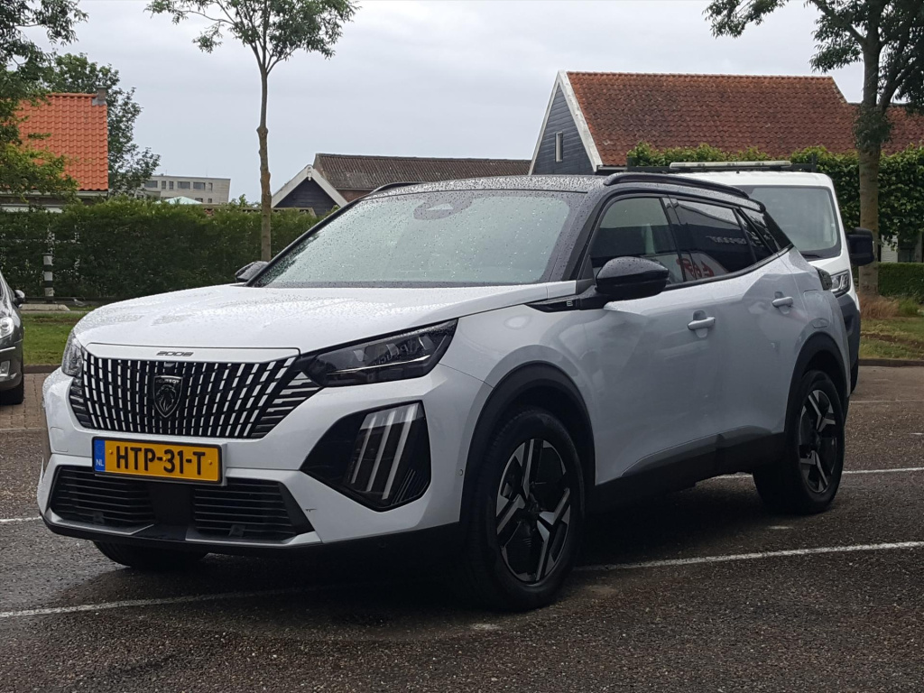 Peugeot E-2008