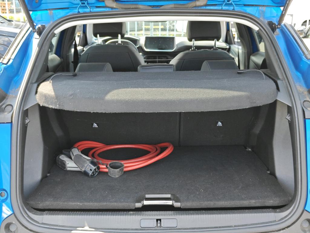 Peugeot E-2008