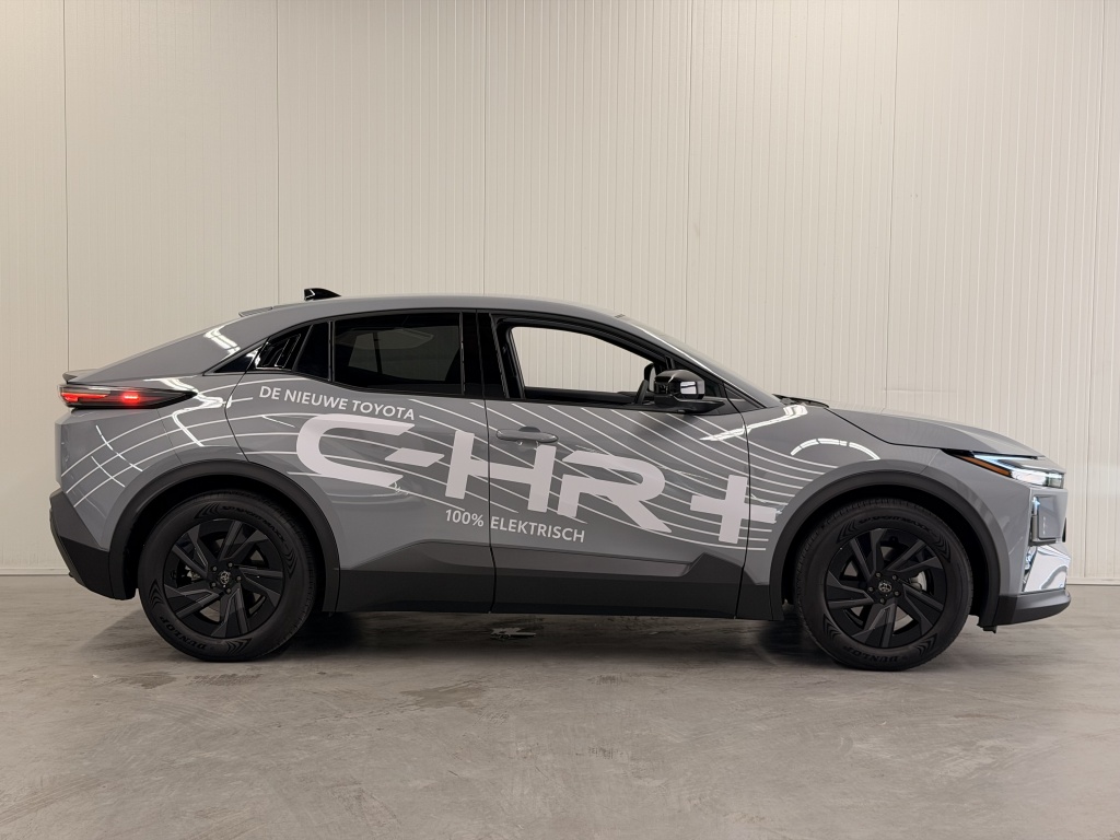Toyota C-hr+