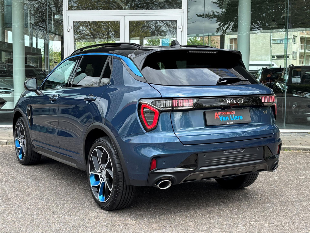 Lynk & Co 01