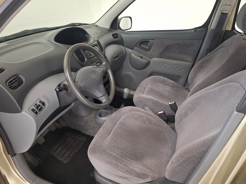 Toyota Yaris Verso
