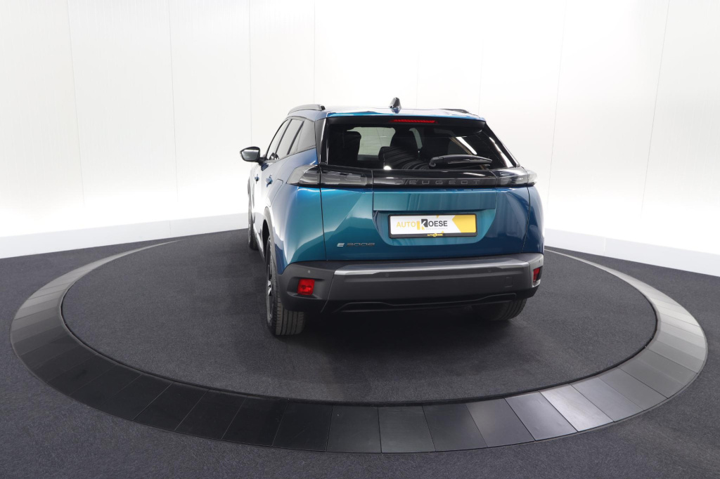 Peugeot E-2008
