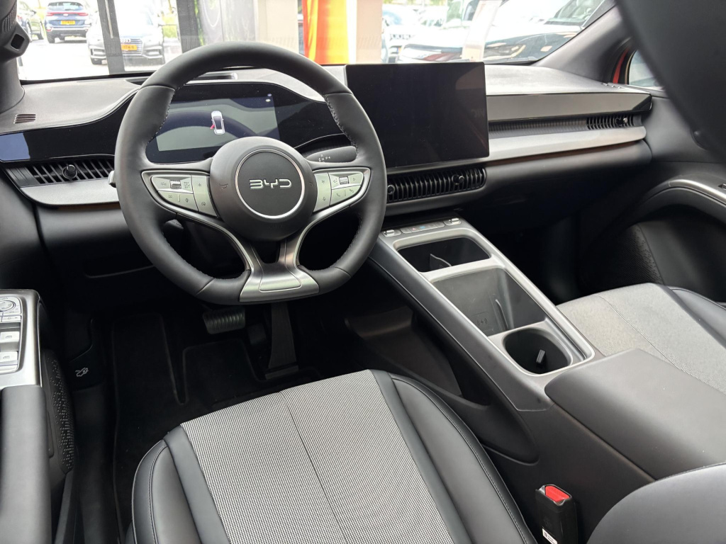 Byd Dolphin
