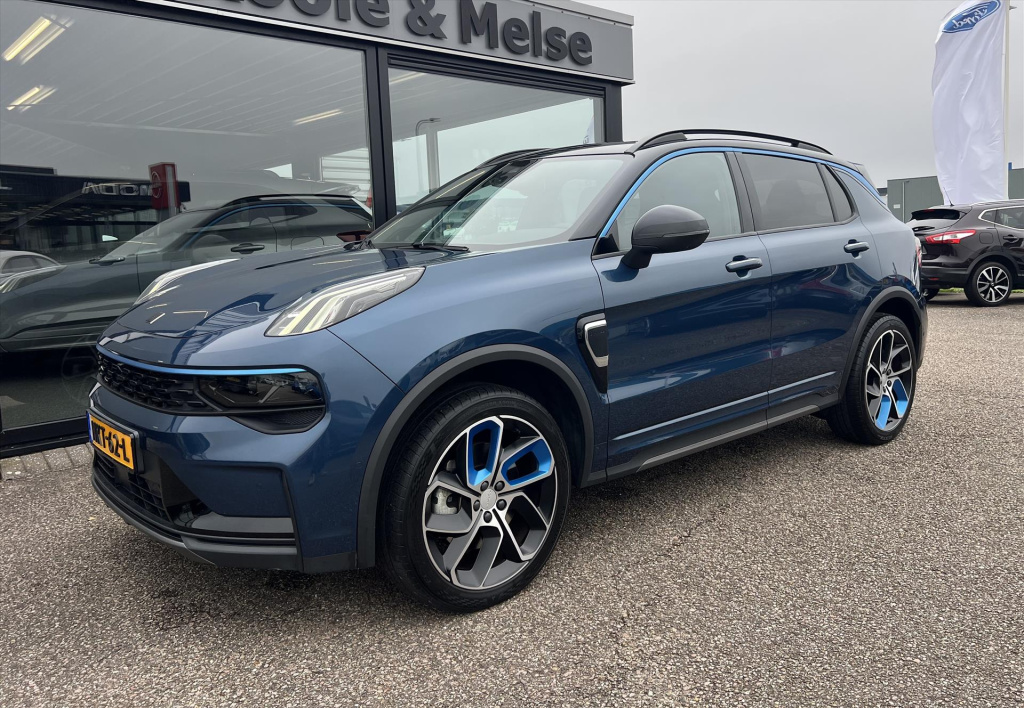 Lynk & Co 01