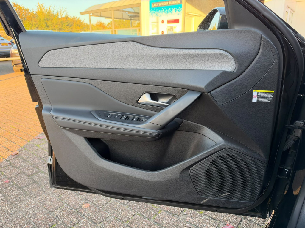 Peugeot E-308