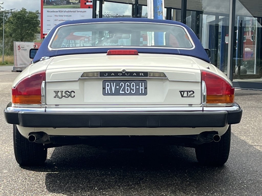 Jaguar Xj