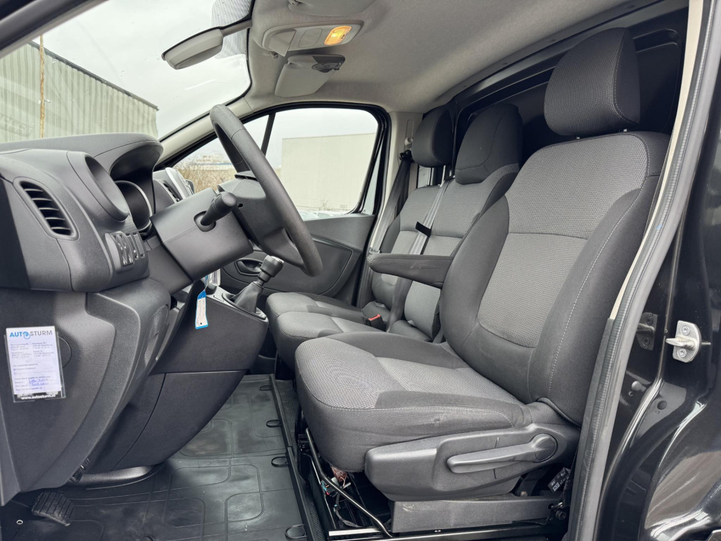 Nissan Nv300