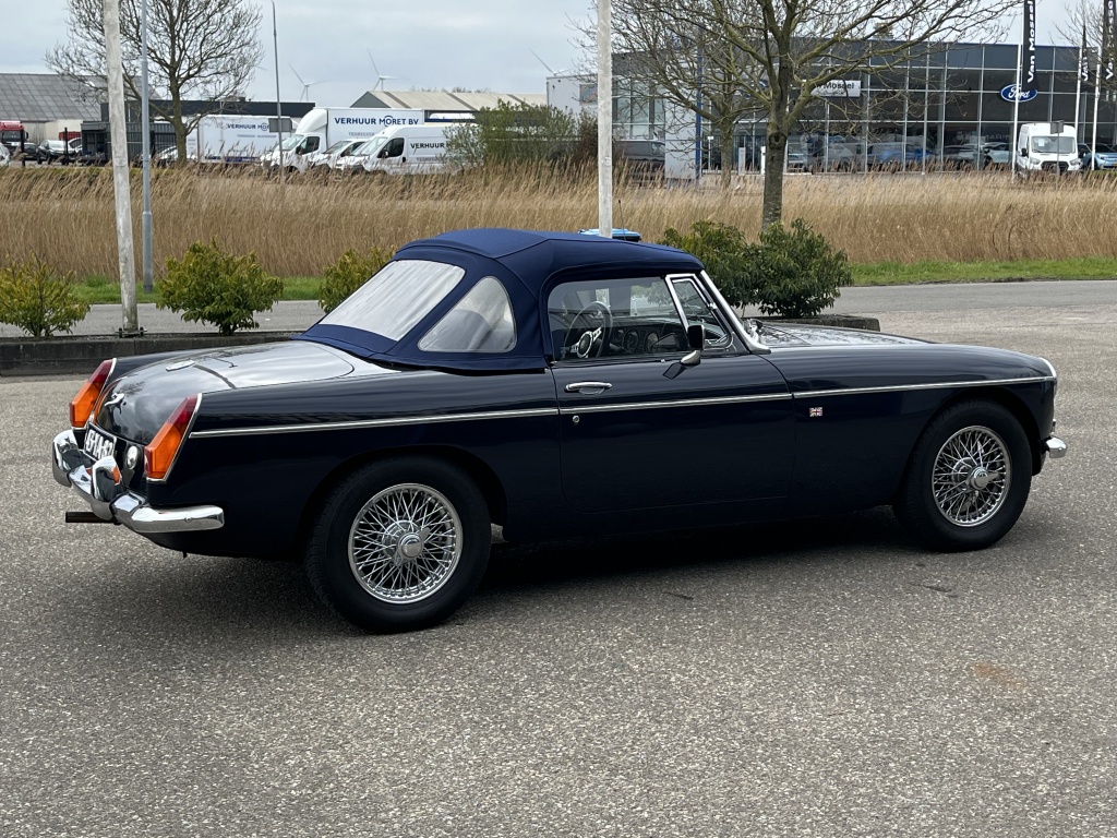 MG B