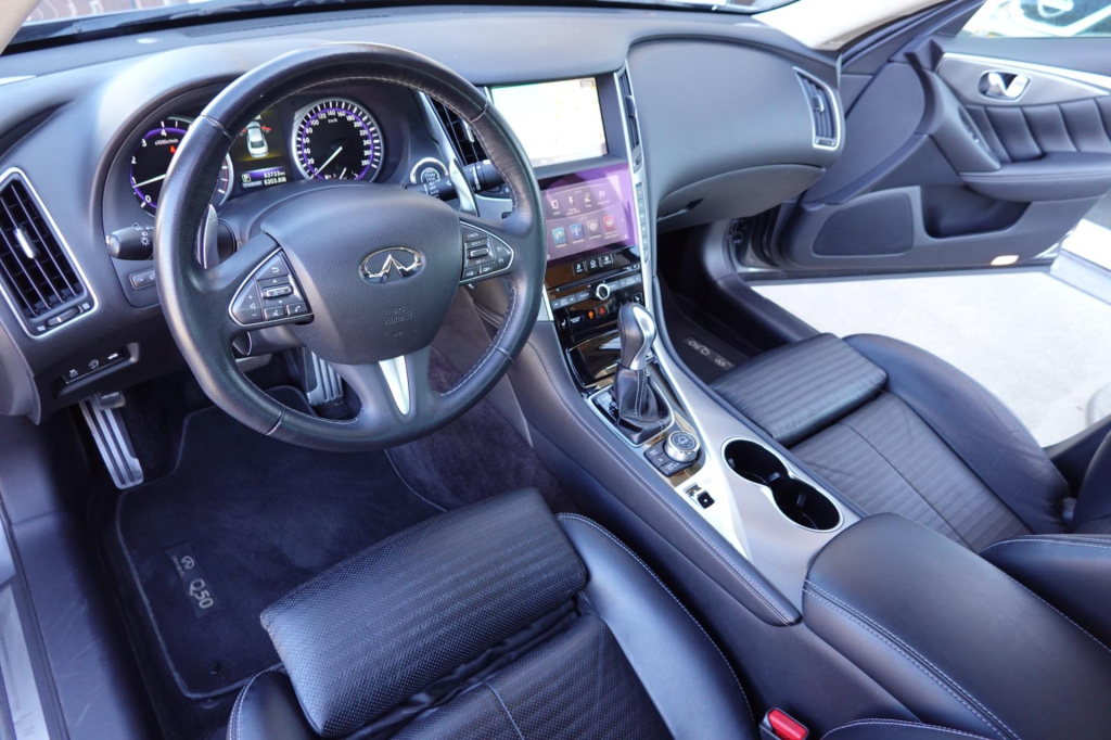 Infiniti Q