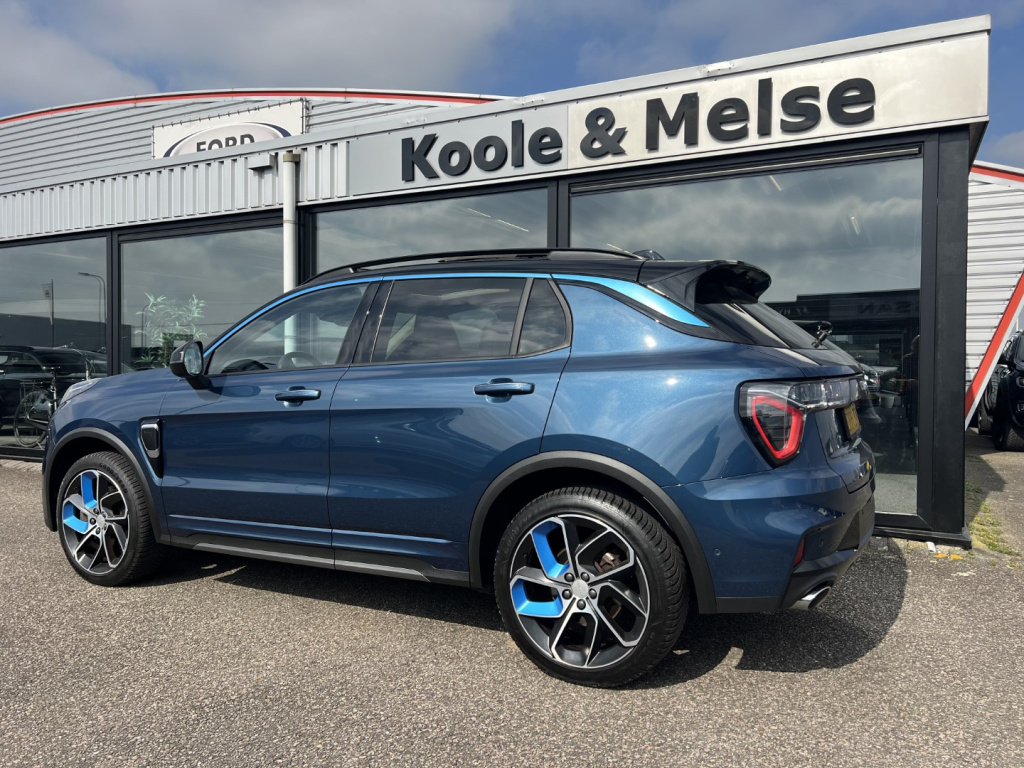 Lynk & Co 01