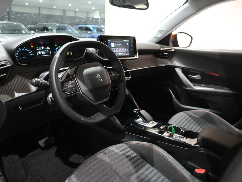Peugeot E-2008