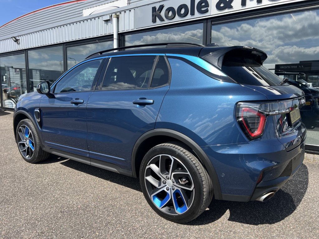 Lynk & Co 01