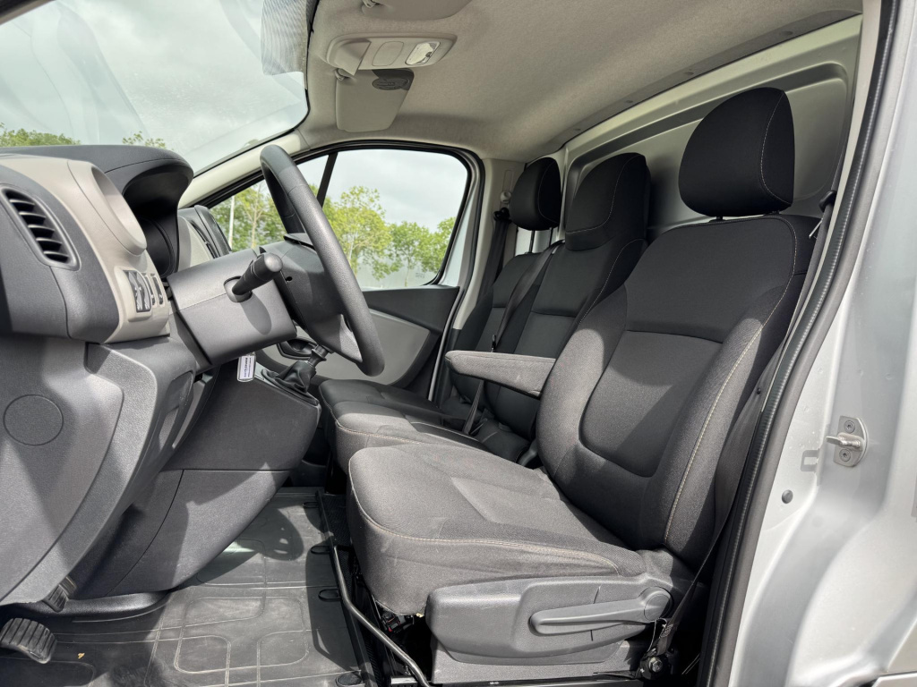 Nissan Nv300