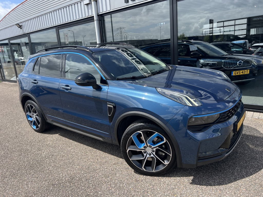 Lynk & Co 01
