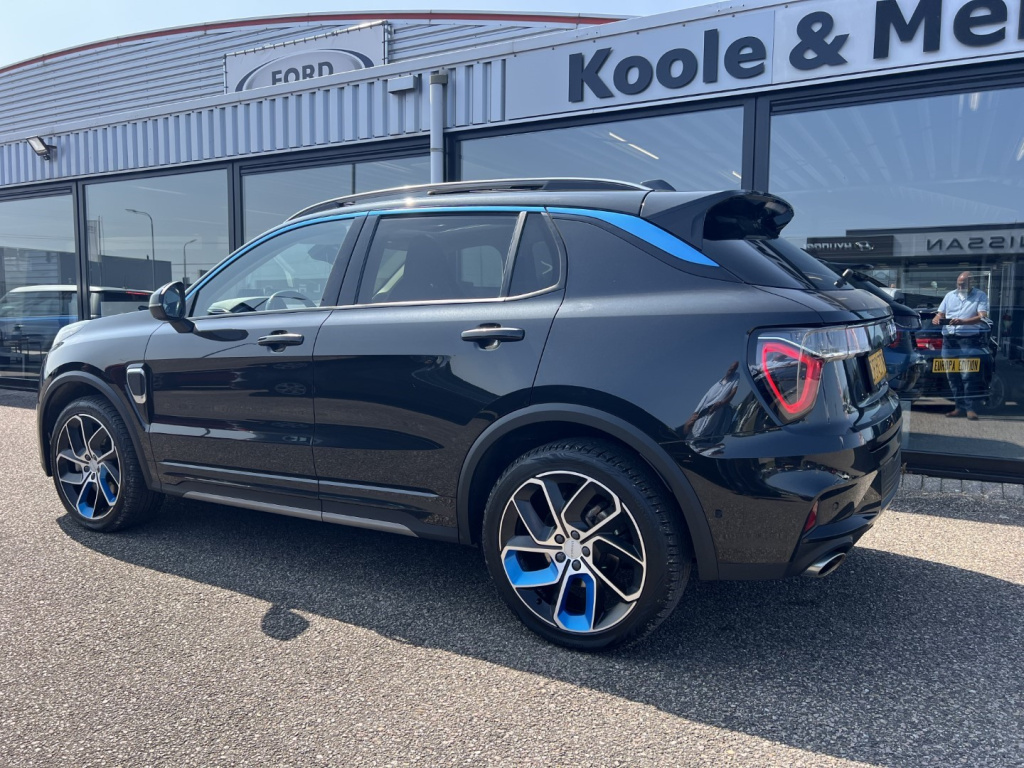 Lynk & Co 01