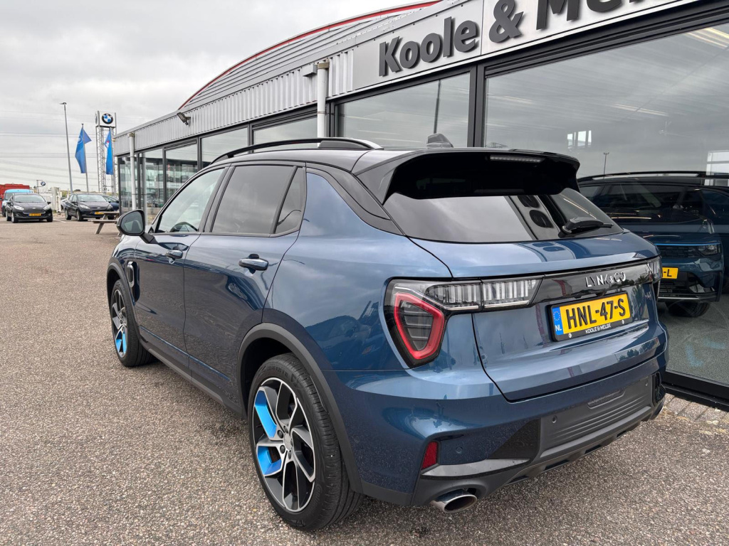 Lynk & Co 01