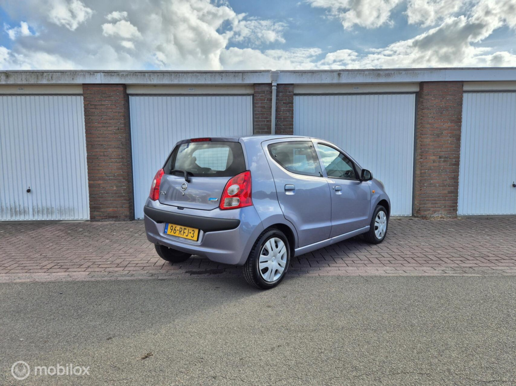 Nissan Pixo