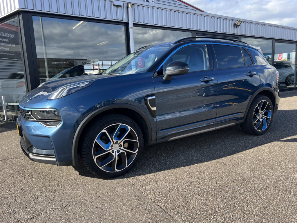 Lynk & Co 01