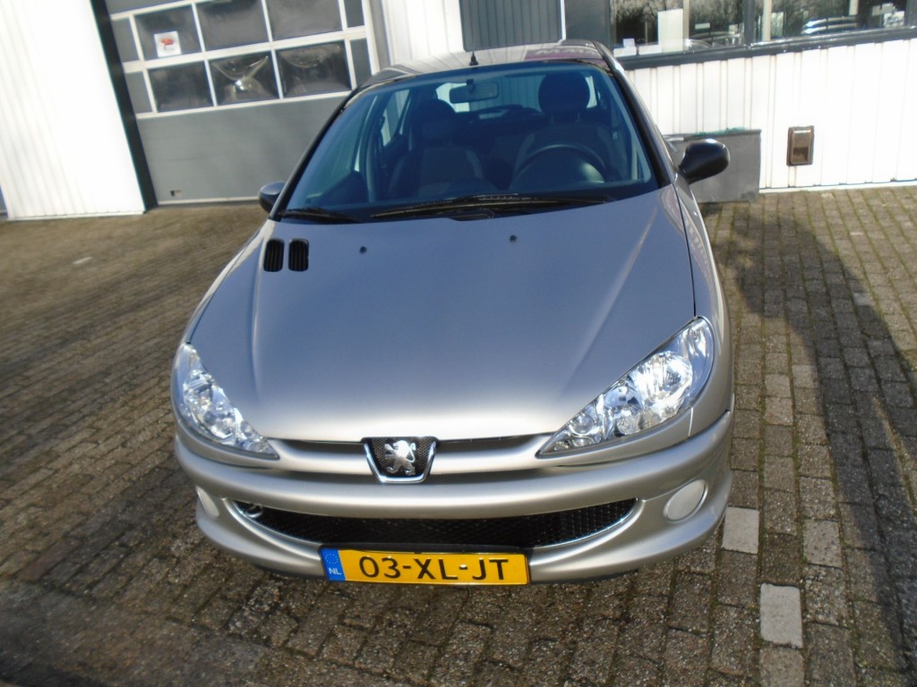 Peugeot 206
