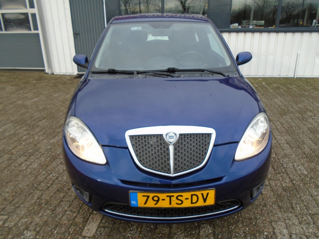 Lancia Y(psilon)