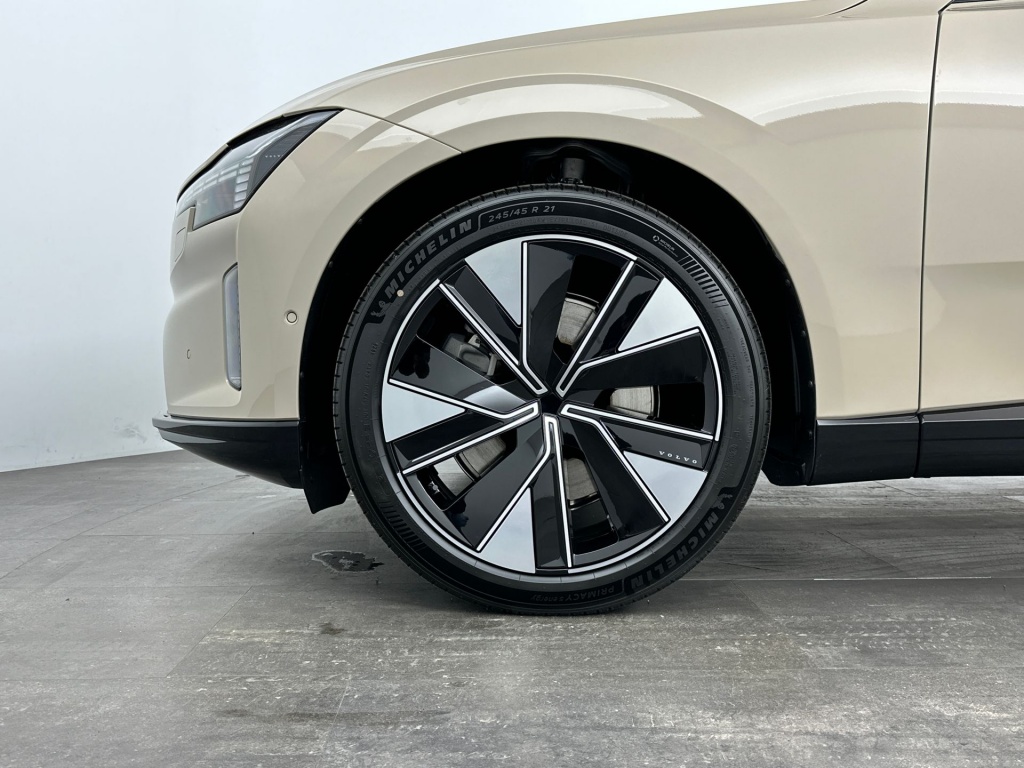 Volvo Es90