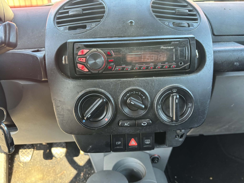 Volkswagen New Beetle