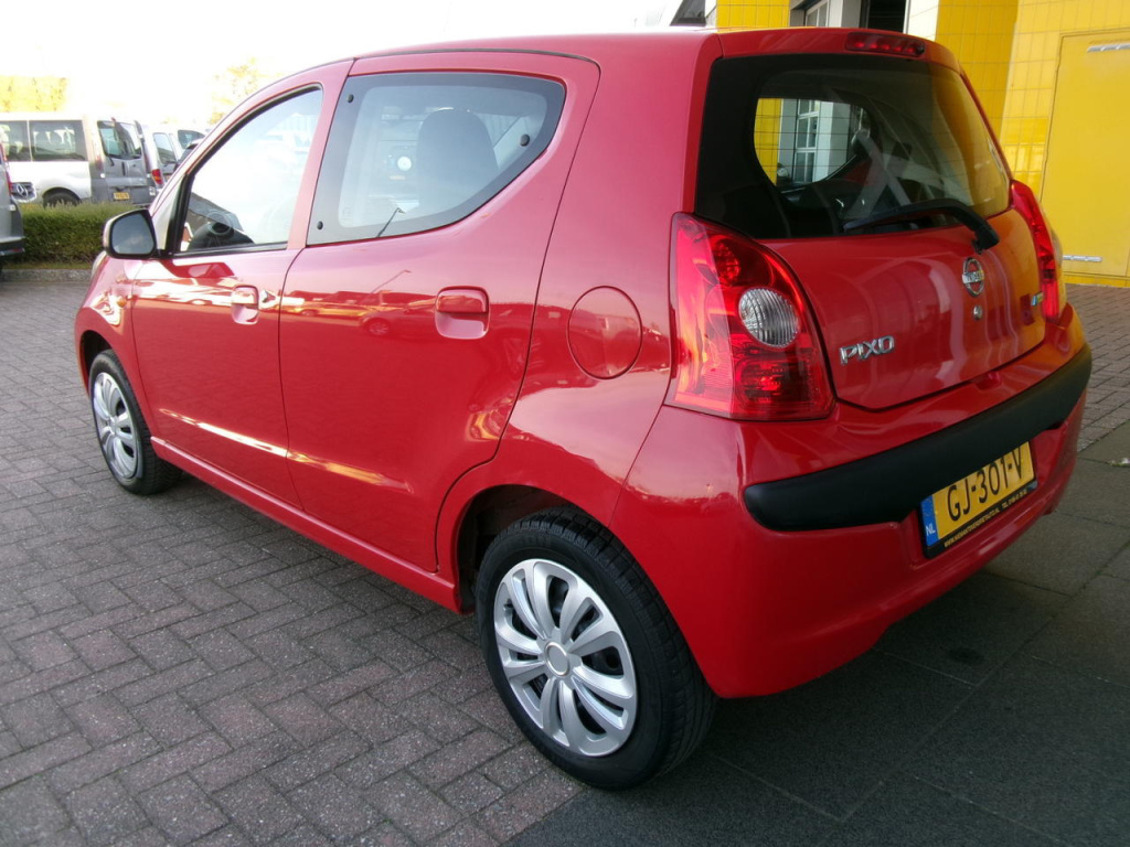 Nissan Pixo
