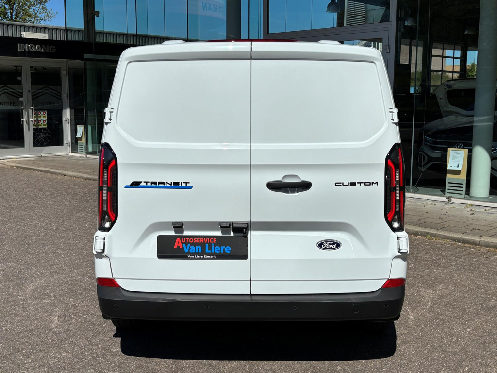 Ford E-transit Custom