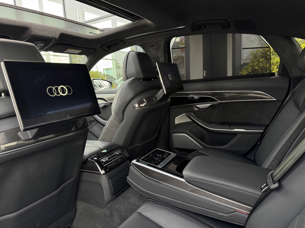 Audi S8