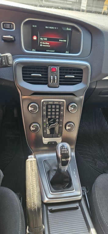 Volvo V40