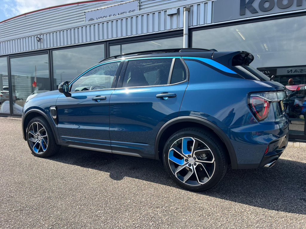 Lynk & Co 01