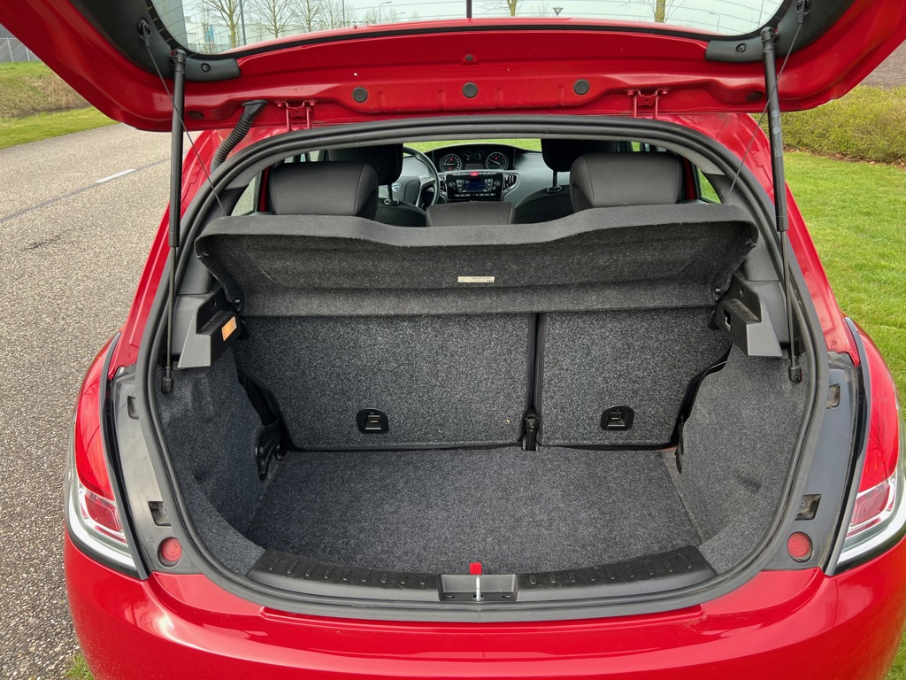 Lancia Y(psilon)
